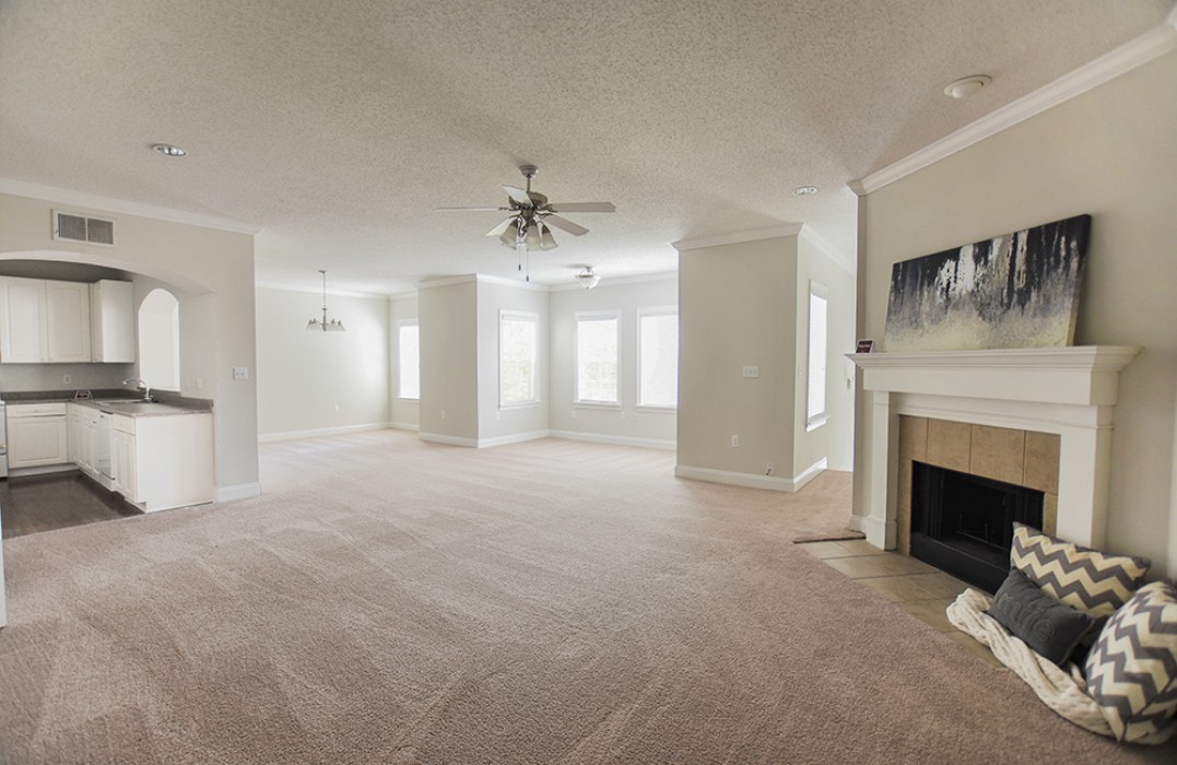 Villas at Laketown Apartments in Kenner, LA 1 & 2 Bedroom Apartments